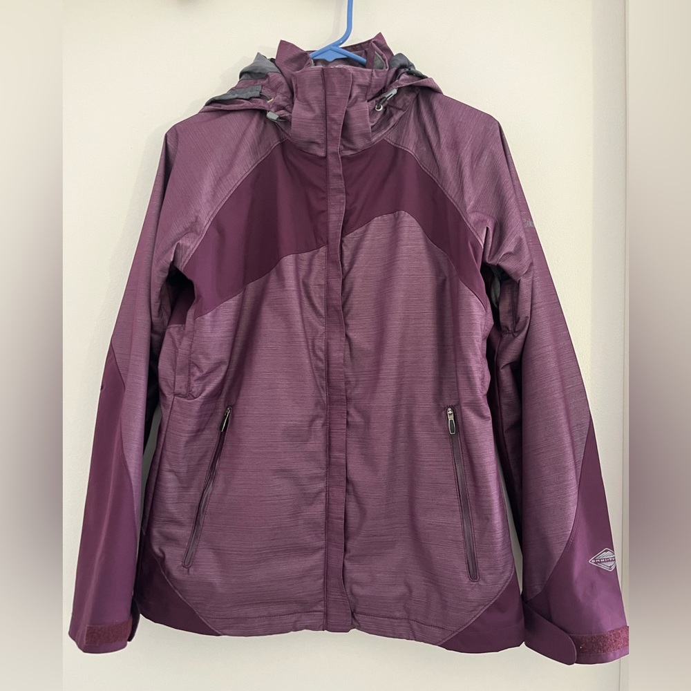Columbia Omni-Tech Jacket w Removable Hood size Small beautiful purple color